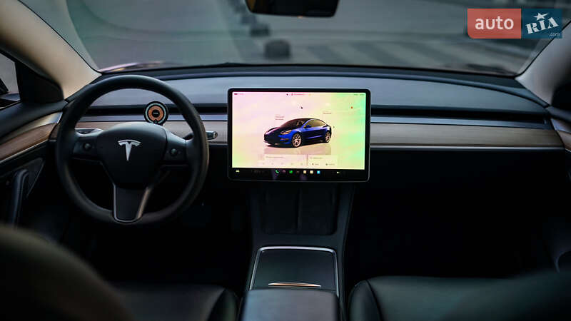 Седан Tesla Model 3 2023 в Львові