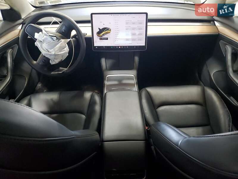 Седан Tesla Model 3 2022 в Черкассах
