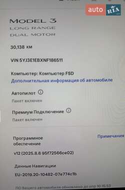 Седан Tesla Model 3 2022 в 