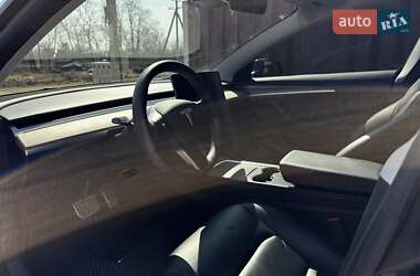 Седан Tesla Model 3 2022 в 