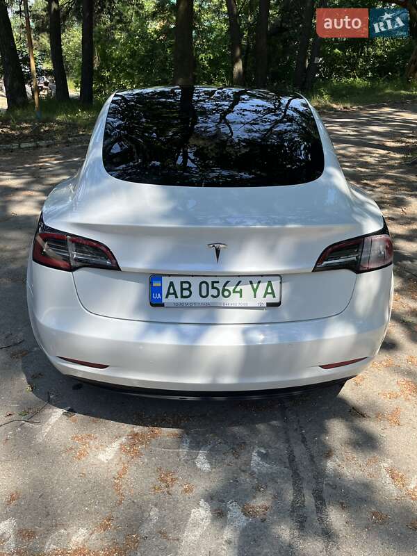 Седан Tesla Model 3 2020 в Виннице