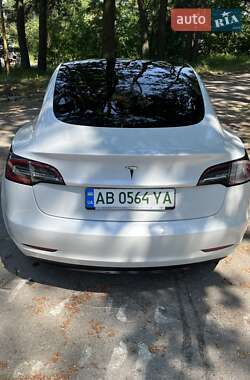 Седан Tesla Model 3 2020 в 