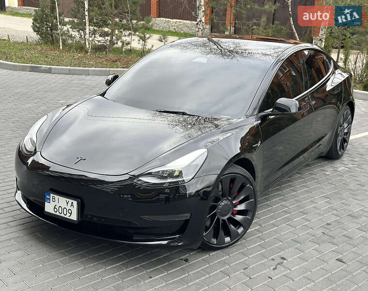 Седан Tesla Model 3 2023 в Полтаве