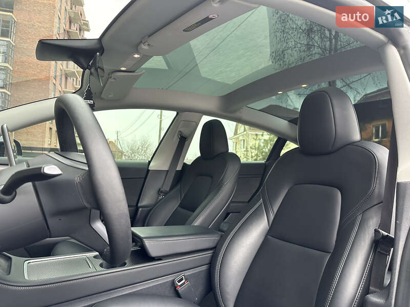 Седан Tesla Model 3 2023 в Полтаве