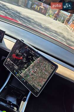 Седан Tesla Model 3 2019 в 