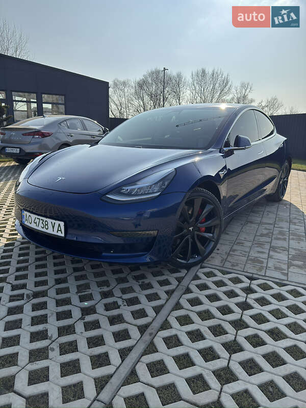 Седан Tesla Model 3 2019 в 
