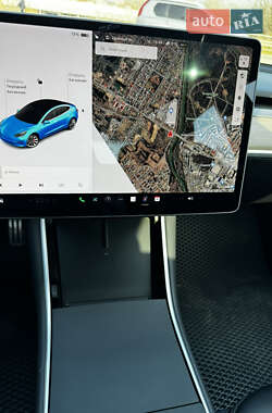 Седан Tesla Model 3 2019 в 
