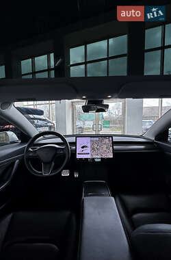 Седан Tesla Model 3 2021 в 