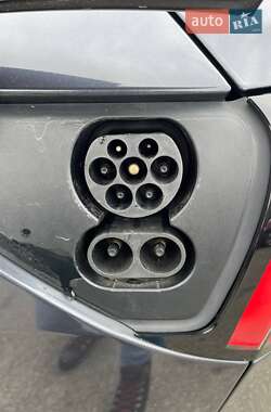 Седан Tesla Model 3 2021 в Киеве
