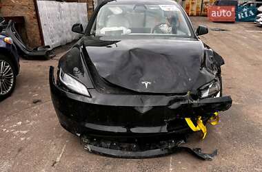 Седан Tesla Model 3 2025 в 