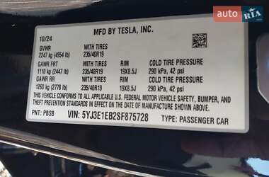 Седан Tesla Model 3 2025 в 