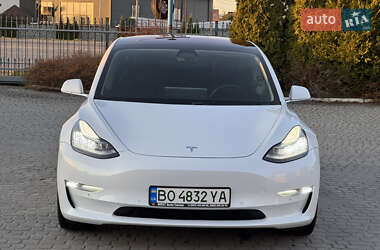 Седан Tesla Model 3 2019 в 
