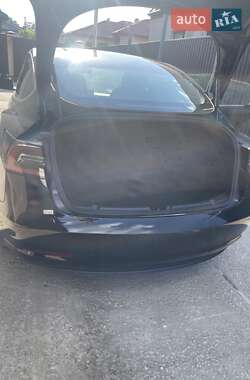 Седан Tesla Model 3 2019 в Киеве