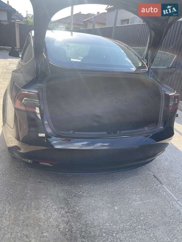 Седан Tesla Model 3 2019 в Києві