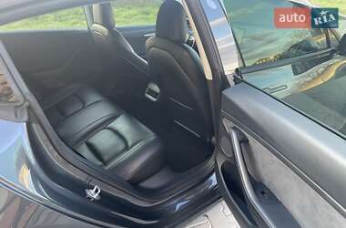 Седан Tesla Model 3 2021 в 