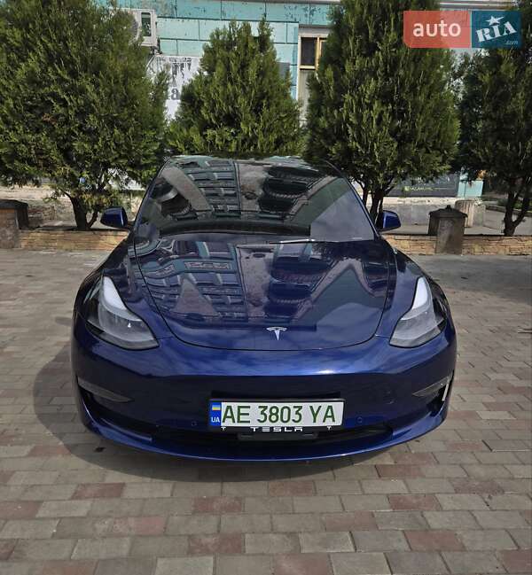 Седан Tesla Model 3 2022 в Днепре
