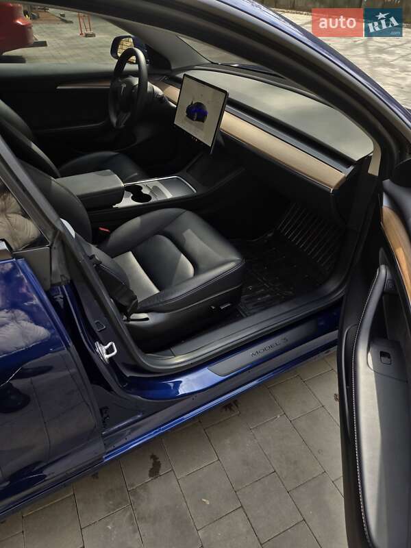 Седан Tesla Model 3 2022 в Днепре