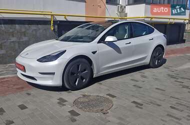 Седан Tesla Model 3 2021 в 