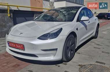 Седан Tesla Model 3 2021 в Луцке