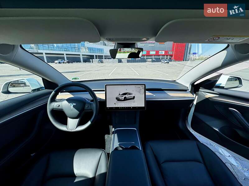 Седан Tesla Model 3 2022 в Києві