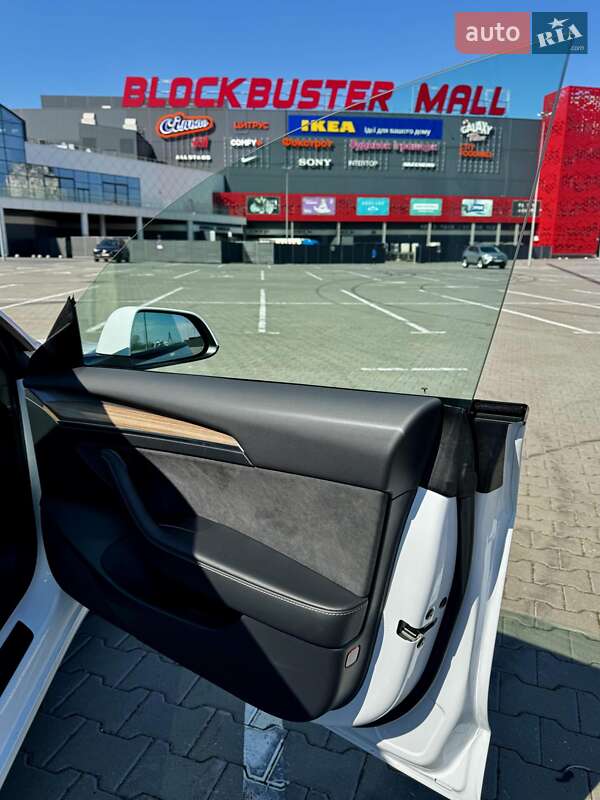 Седан Tesla Model 3 2022 в Києві