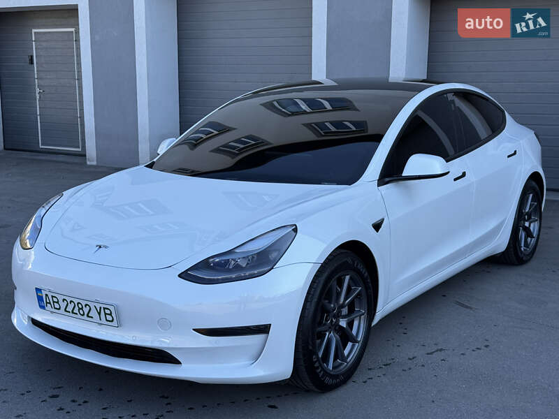 Седан Tesla Model 3 2022 в Виннице