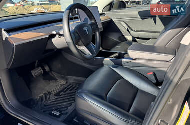 Седан Tesla Model 3 2019 в 