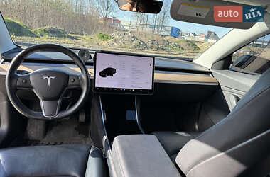 Седан Tesla Model 3 2019 в 