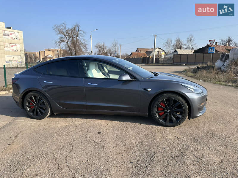 Седан Tesla Model 3 2020 в Кривом Роге