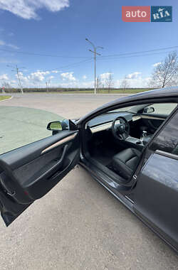 Седан Tesla Model 3 2023 в Одессе