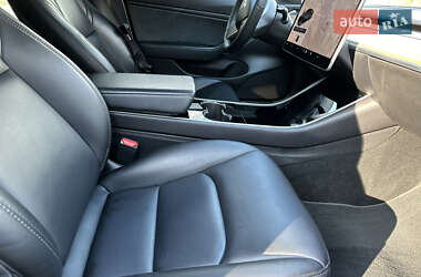 Седан Tesla Model 3 2019 в 