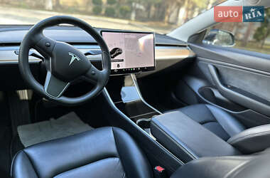 Седан Tesla Model 3 2019 в 