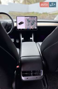 Седан Tesla Model 3 2018 в 