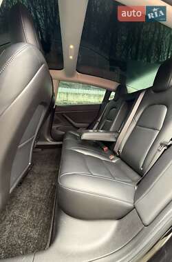 Седан Tesla Model 3 2018 в 