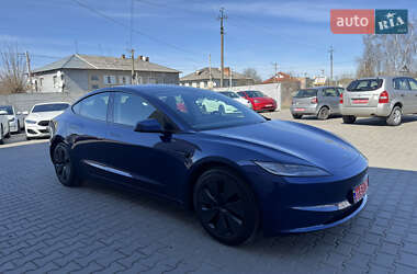 Седан Tesla Model 3 2024 в 