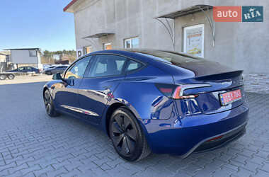 Седан Tesla Model 3 2024 в 