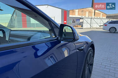 Седан Tesla Model 3 2024 в 