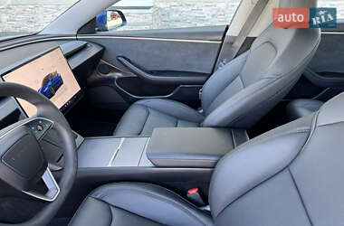 Седан Tesla Model 3 2024 в 