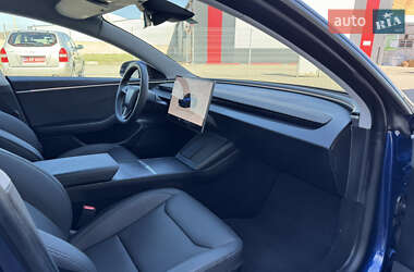 Седан Tesla Model 3 2024 в 