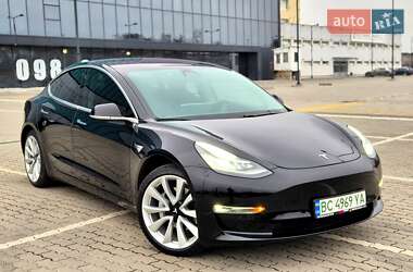 Седан Tesla Model 3 2018 в Львове