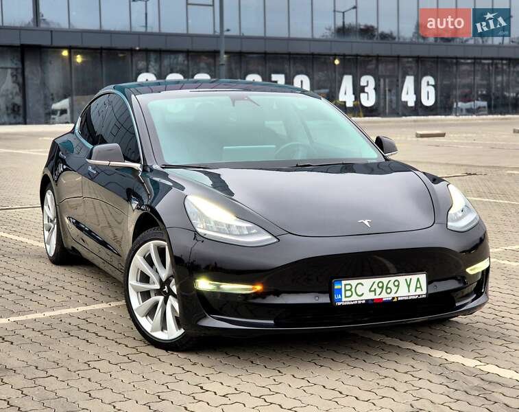 Седан Tesla Model 3 2018 в 