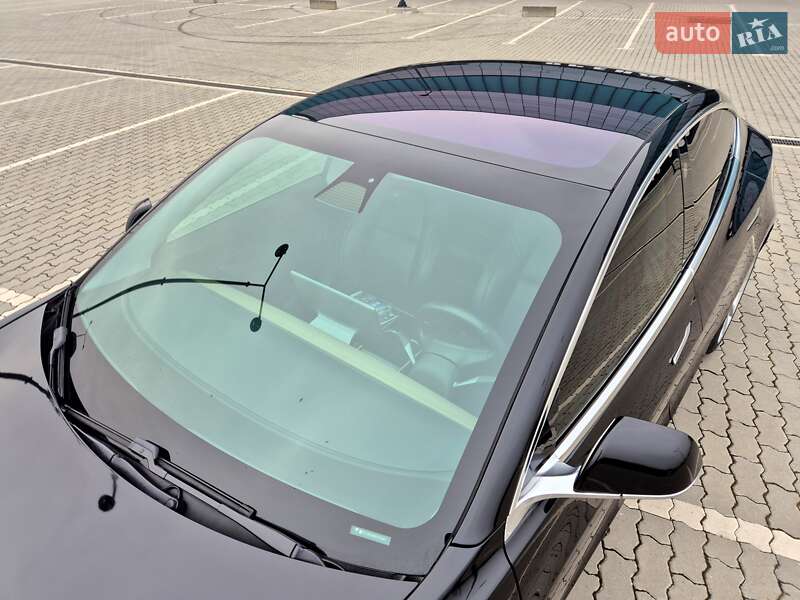 Седан Tesla Model 3 2018 в Львове