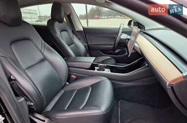 Седан Tesla Model 3 2018 в Львове
