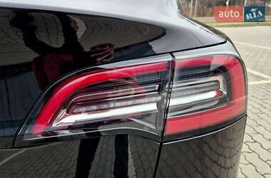 Седан Tesla Model 3 2018 в Львове