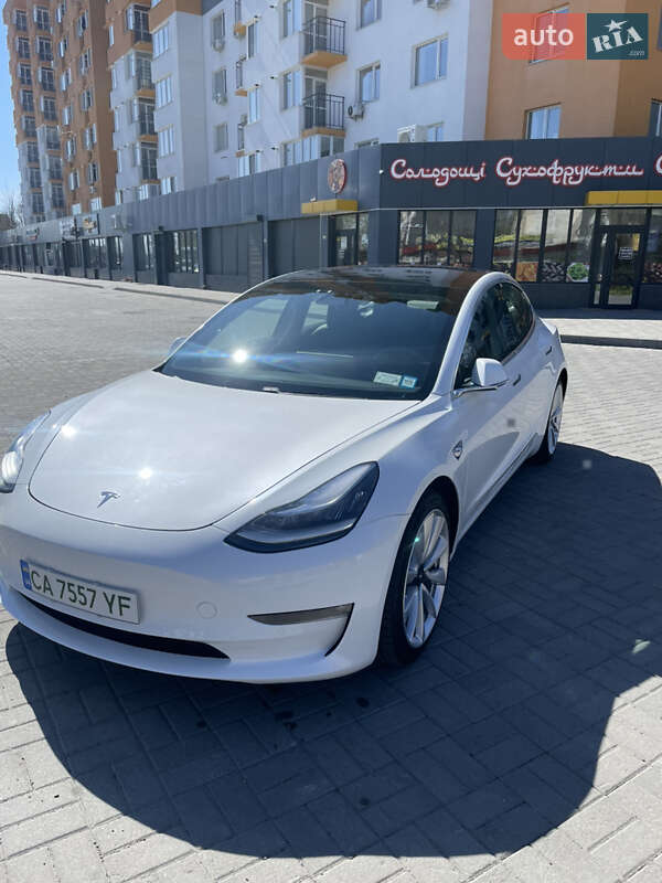Седан Tesla Model 3 2019 в Черкассах