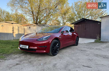 Седан Tesla Model 3 2020 в 