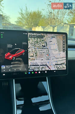 Седан Tesla Model 3 2020 в 
