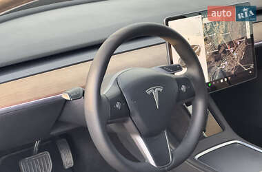 Седан Tesla Model 3 2021 в 