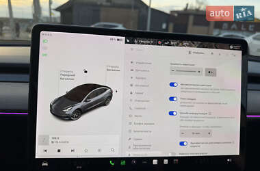 Седан Tesla Model 3 2021 в 