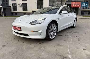 Седан Tesla Model 3 2019 в 